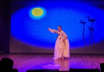한국 조지아 문화교류를 위한 언택트 공연, 이무성의 풍속화 무대미술 호응↑